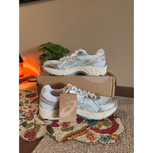 Asics GT-2160 Miami Dolphins White Metallic Silver Aqua Blue Orange 1203A275 108 - Picture 2 of 9